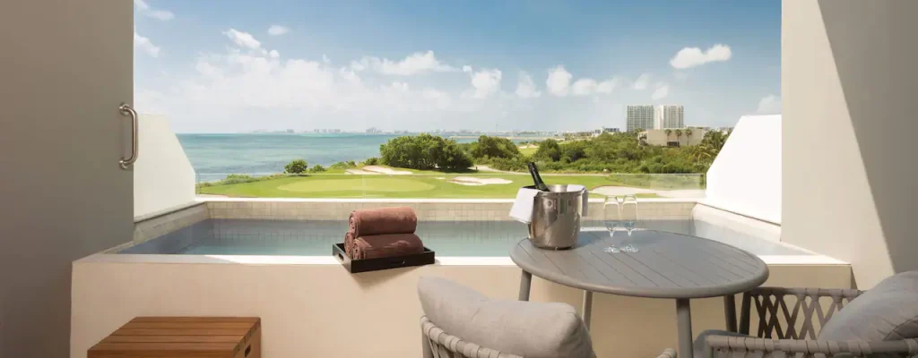 DREVC-P0021-Preferred-Club-Deluxe-Ocean-View-Plunge-Pool.16×9