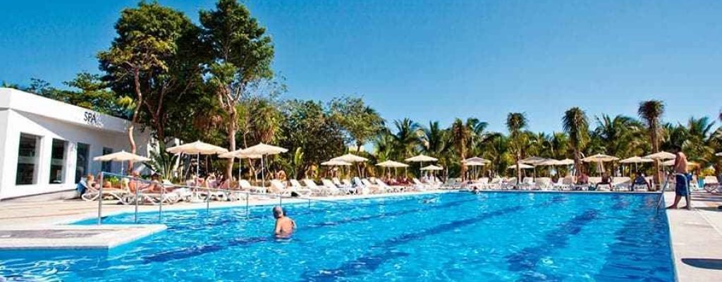 pool-riu-palace-mexico-3_tcm49-226382